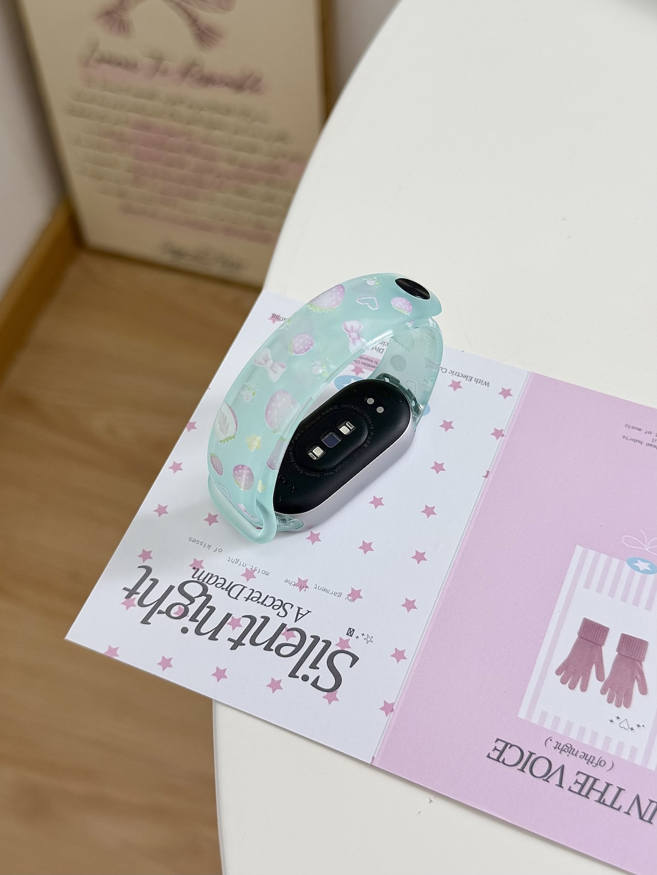 Cute Honeybee Flower Pattern S - Google Pixel 8A 评论和价格