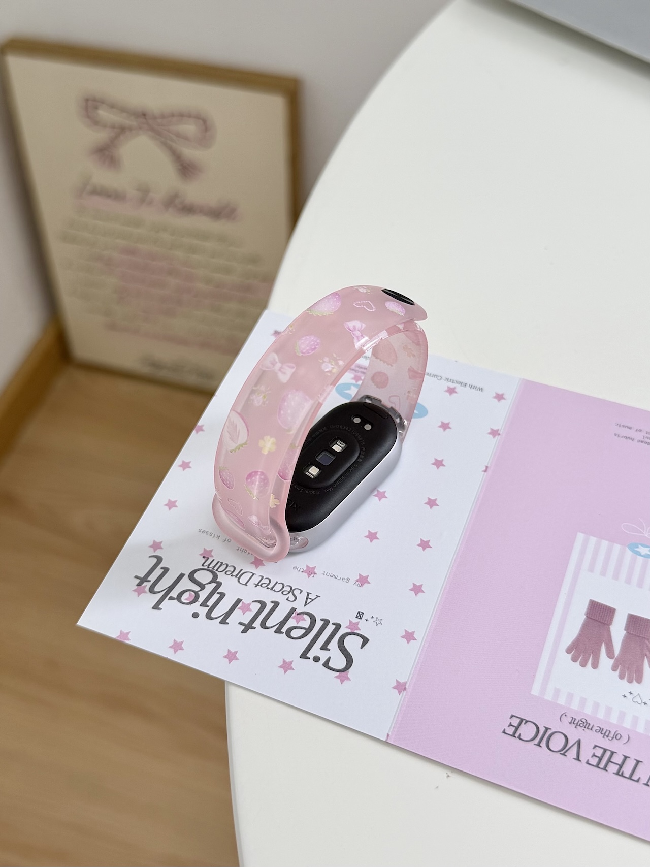 Cute Honeybee Flower Pattern S - Google Pixel 8A 评论和价格